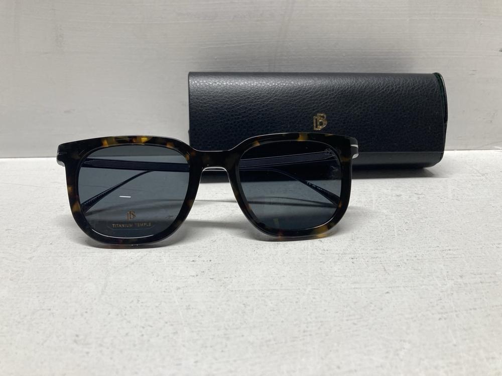 Lot 64  
            Birmingham Premium - Parcel Delivery Only 

                
DAVID BECKHAM EYEWEAR SUNGLASSES TOTAL ORIGINAL RRP £117