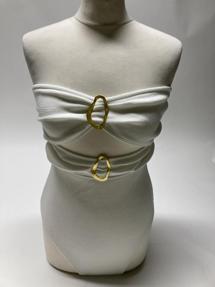 Lot 70  
            Birmingham Premium - Parcel Delivery Only 

                
LULULEMON HIGH RISE SHORT (SIZE 4) AND 4TH RECKLESS BODYSUIT (SIZE S) TOTAL ORIGI...