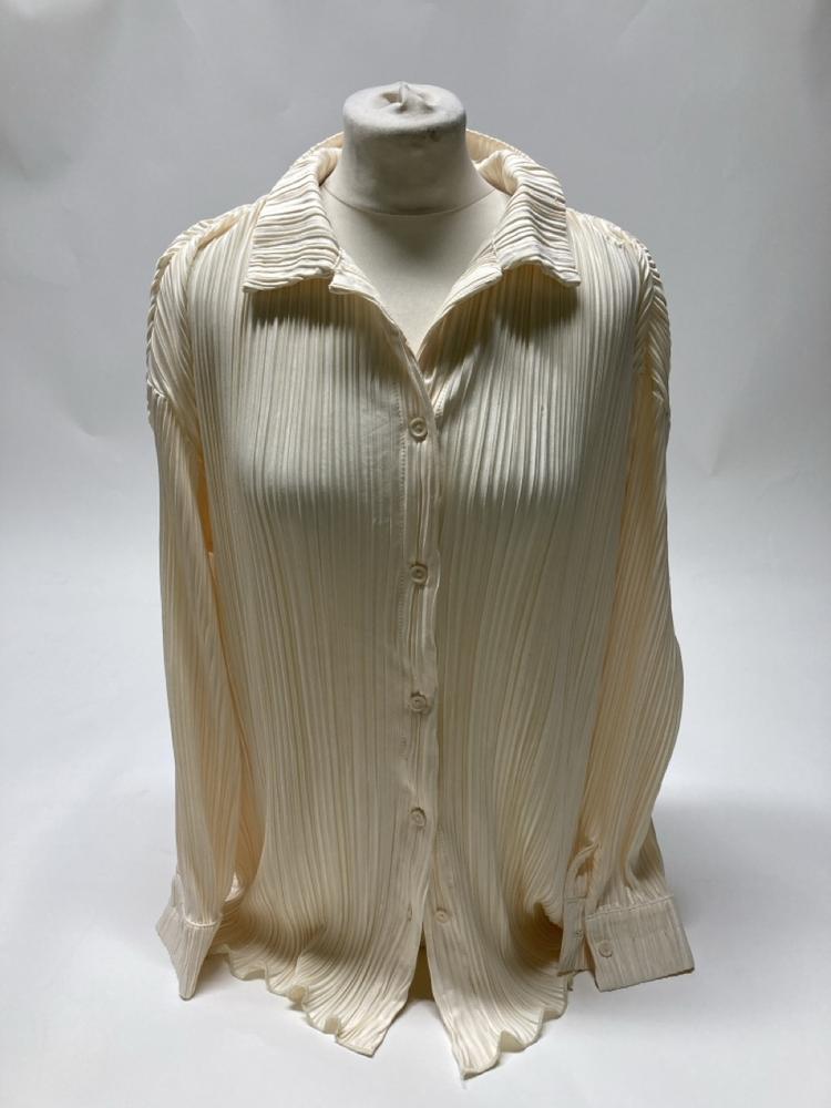 Lot 81  
            Birmingham Premium - Parcel Delivery Only 

                
4TH RECKLESS PLEATED SHIRT (SIZE 8) AND PLEATED TROUSER (SIZE 10) TOTAL ORIGINAL ...