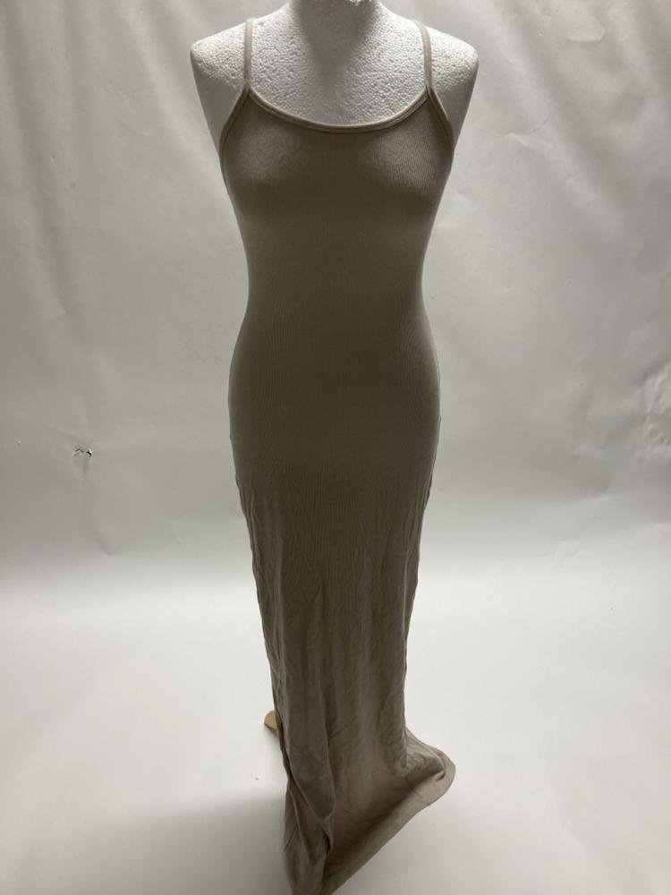 Lot 82  
            Birmingham Premium - Parcel Delivery Only 

                
SKIMS COTTON RIB LONG TANK DRESS (SIZE S) AND FLAKE UNDERWEAR (SIZE XS) TOTAL ORI...