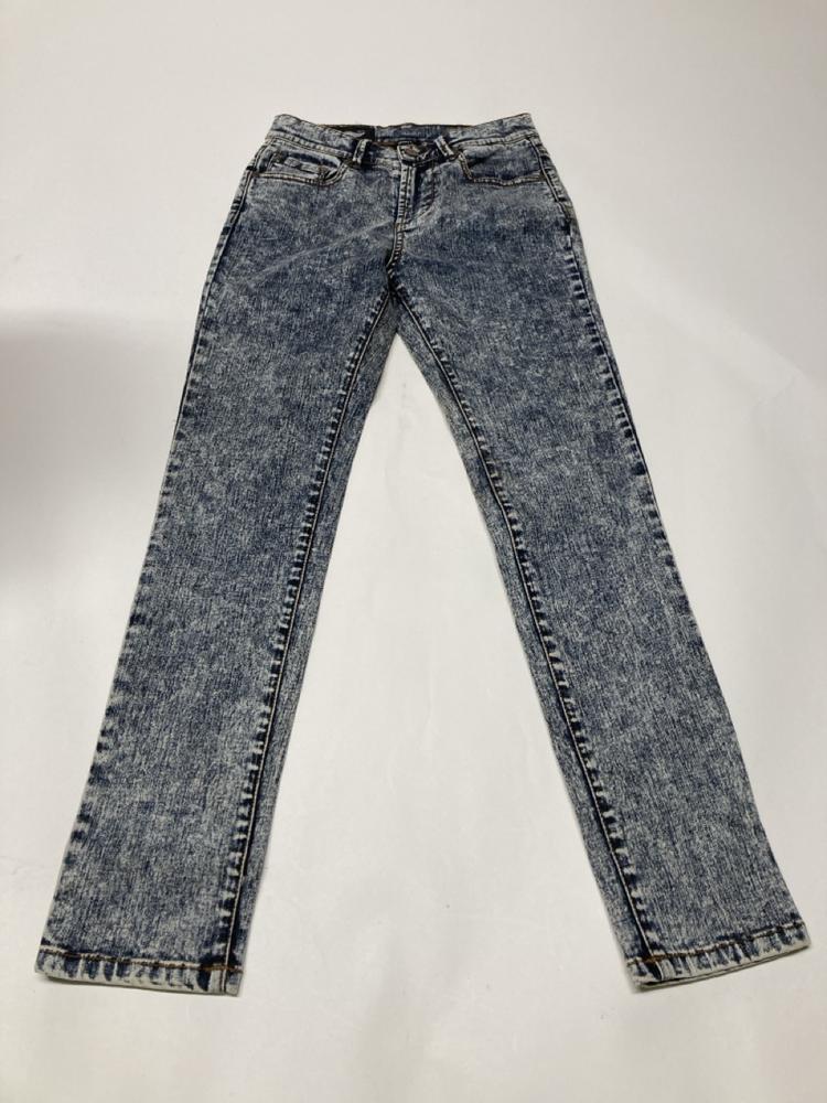 Lot 84  
            Birmingham Premium - Parcel Delivery Only 

                
BOY LONDON JEAN (SIZE 6) ORIGINAL RRP £120