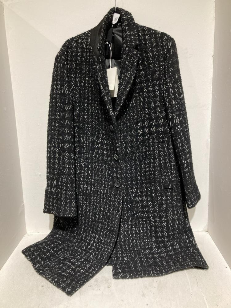 Lot 101  
            Birmingham SR108 - Parcel Delivery Only 

                
COS LADIES BLACK TRENCH COAT WOOL & BUTTON UP SIZE 34R ORIGINAL RRP £270