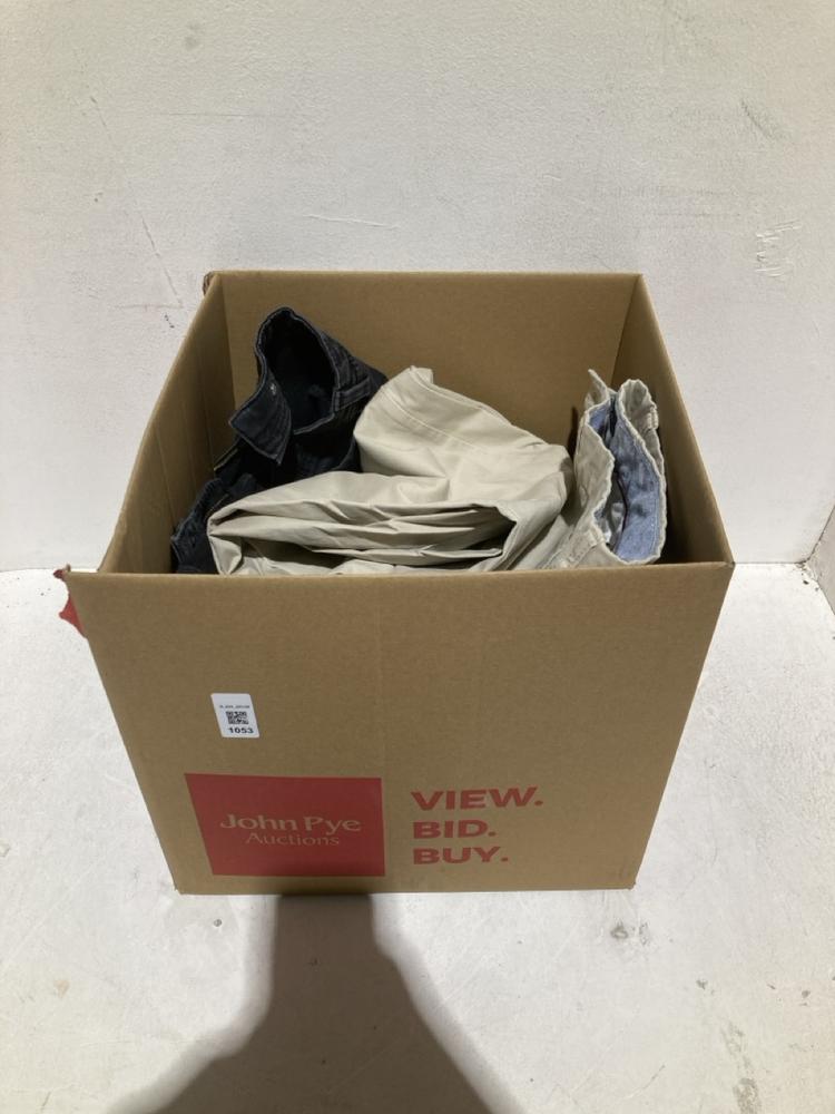 Lot 1053  
            Birmingham SR108 - Parcel Delivery Only 

                
BOX OF CLOTHING TO INCLUDE JACAMO DENIM BLUE JEANS SIZE 48