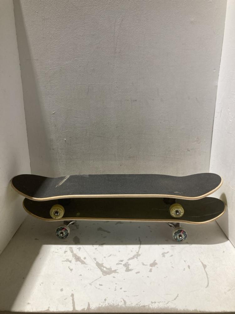 Lot 1100  
            Birmingham SR108 - Parcel Delivery Only 

                
2 X ITEMS TO INCLUDE ROCKET SKATEBOARD