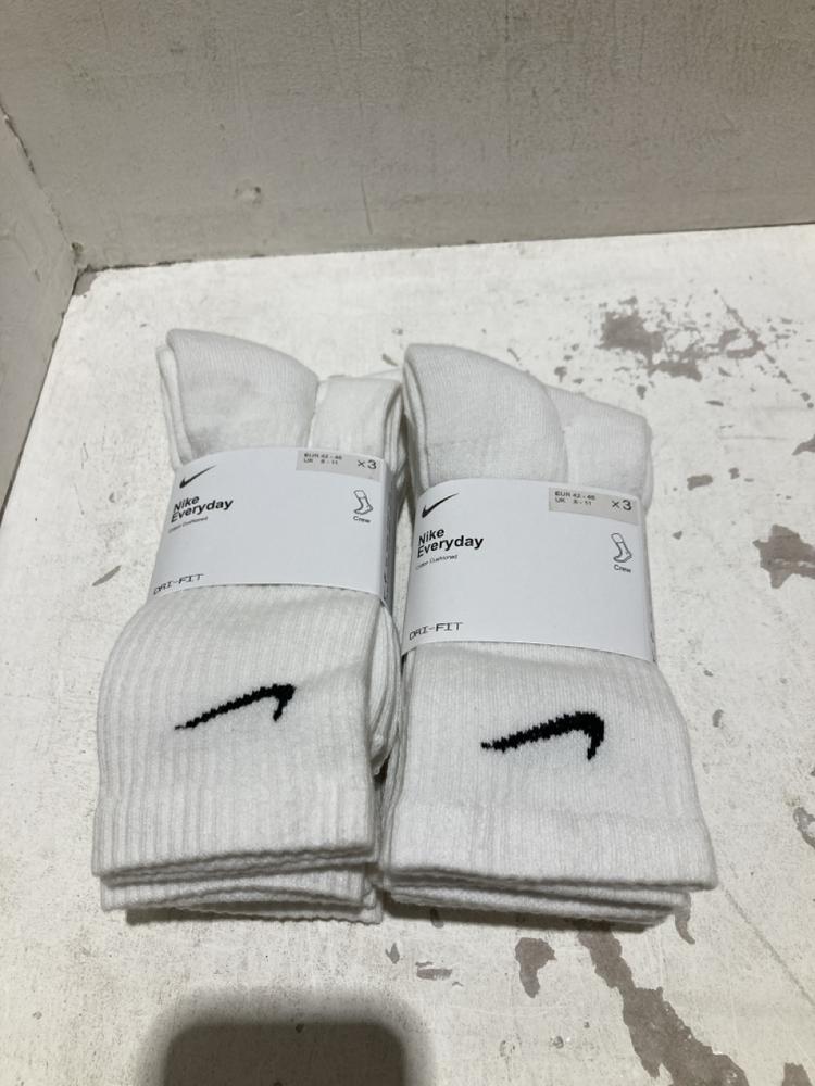 Lot 1168  
            Birmingham SR108 - Parcel Delivery Only 

                
BOX OF NIKE EVERYDAY COTTON CUSHIONED SOCKS SIZE UK 8-11