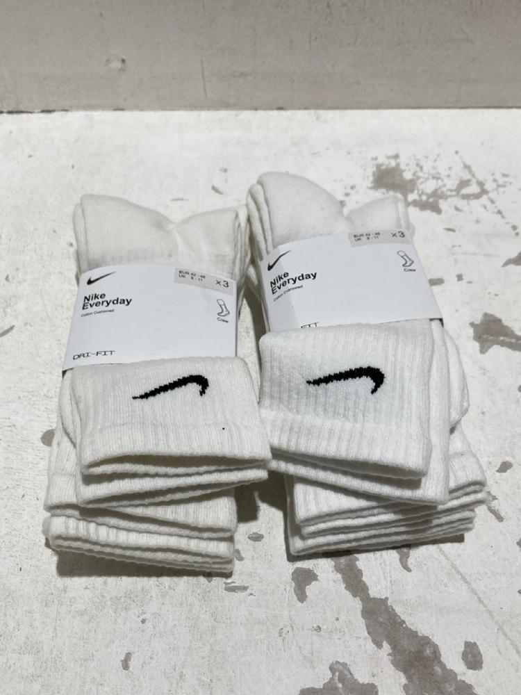 Lot 1174  
            Birmingham SR108 - Parcel Delivery Only 

                
BOX OF NIKE EVERYDAY COTTON CUSHIONED SOCKS SIZE UK 8-11
