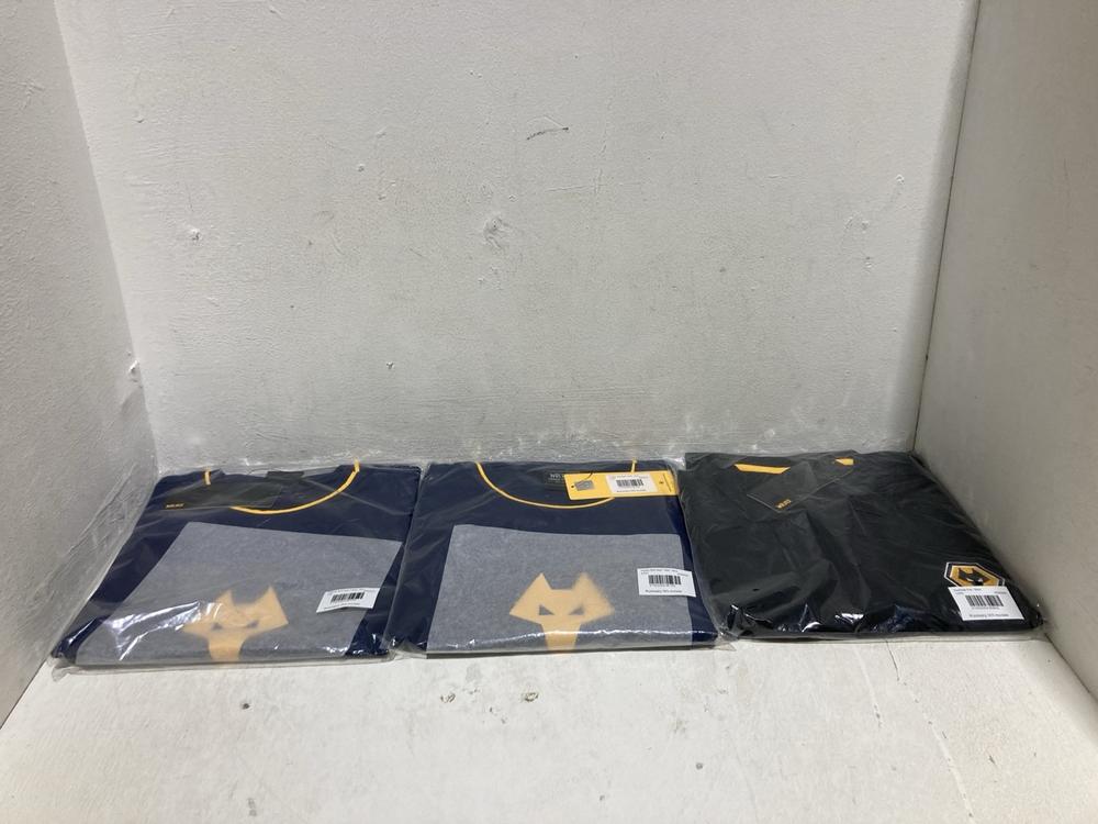 Lot 1207  
            Birmingham SR108 - Parcel Delivery Only 

                
BOX OF ITEMS TO INCLUDE SUDU WOLVES AWAY PRE KIT DARK GREEN ZIP UP JACKET SIZE XL