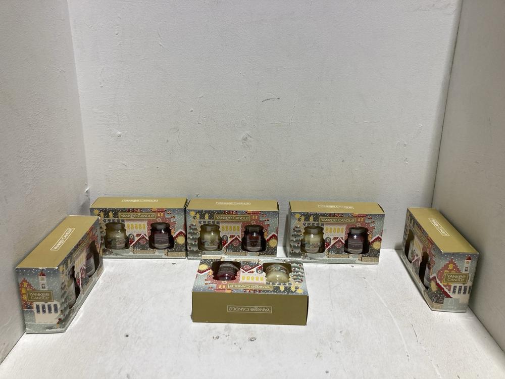 Lot 1209  
            Birmingham SR108 - Parcel Delivery Only 

                
6 X YANKEE CANDLE 2 CHRISTMAS SET
