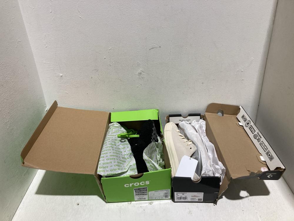 Lot 1212  
            Birmingham SR108 - Parcel Delivery Only 

                
2 X ITEMS TO INCLUDE CONVERS UNISZEX CREAM TRAINERS SIZE 8