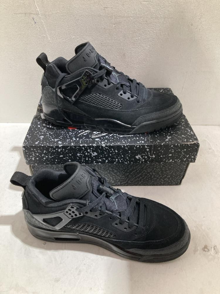 Lot 1239  
            Birmingham SR108 - Parcel Delivery Only 

                
NINKE FLIGHT SPIZIKE LOW TRAINERS SIZE UK 7