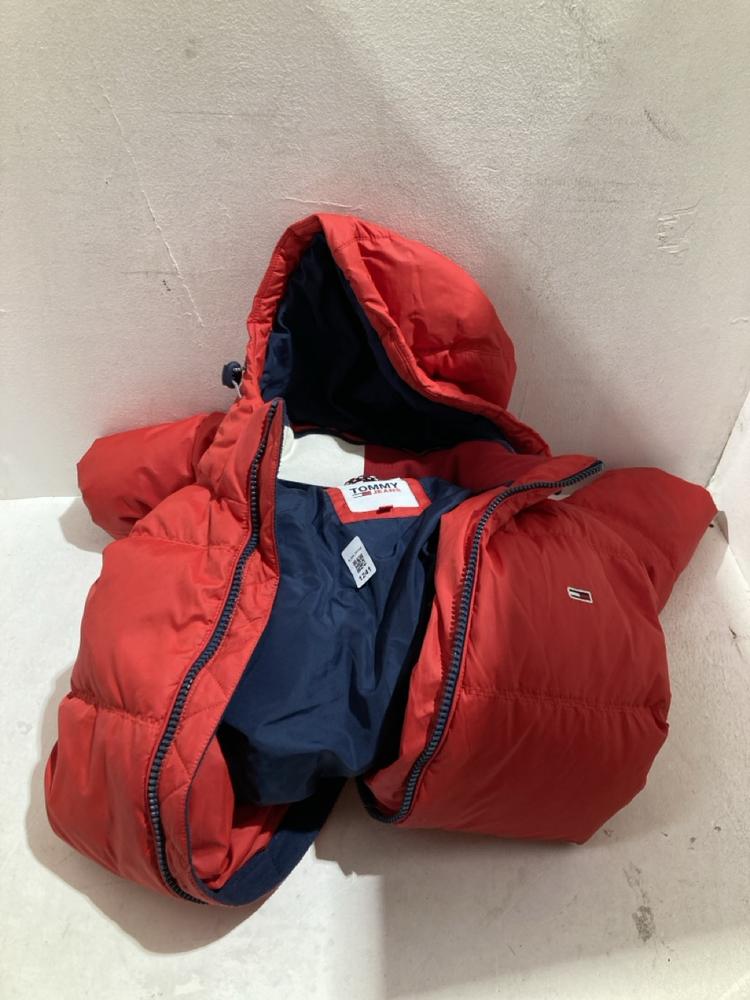 Lot 1241  
            Birmingham SR108 - Parcel Delivery Only 

                
TOMMY JEAN RED PUFFER COAT SIZE S
