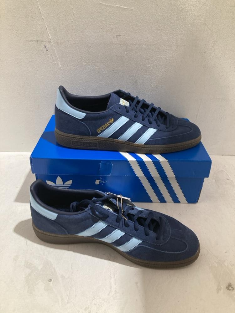 Lot 1245  
            Birmingham SR108 - Parcel Delivery Only 

                
ADIDAS HANDBALL SPEZIAL TRAINERS SIZE UK 9