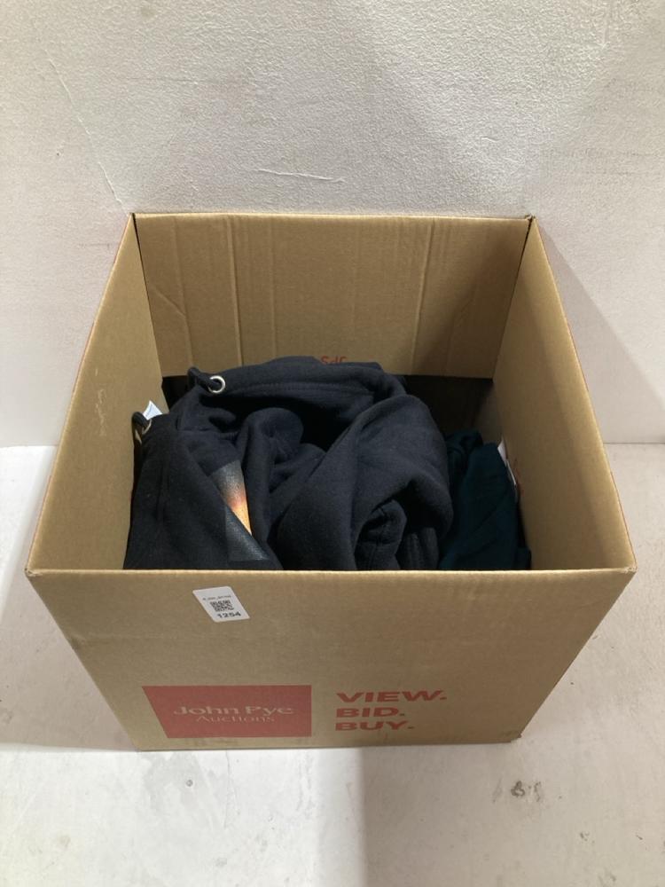 Lot 1254  
            Birmingham SR108 - Parcel Delivery Only 

                
BOX OF ITEMS TO INCLUDE NIKE DARK BLUE JOGGERS SIZE M