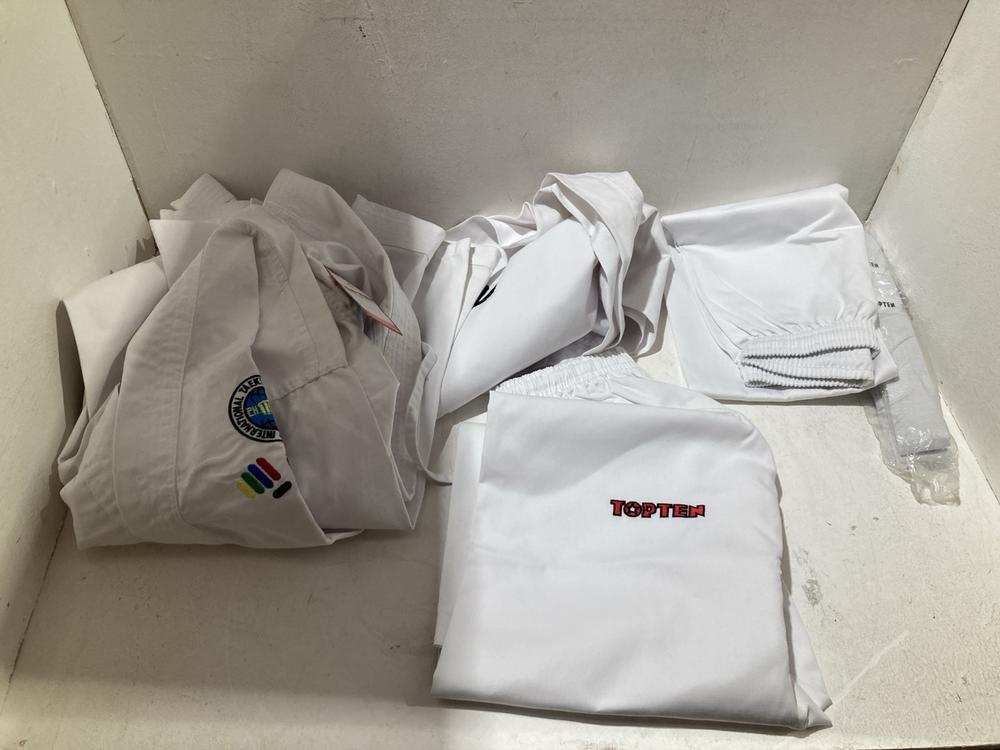 Lot 1257  
            Birmingham SR108 - Parcel Delivery Only 

                
TOPTEN KARATE OUTFIT