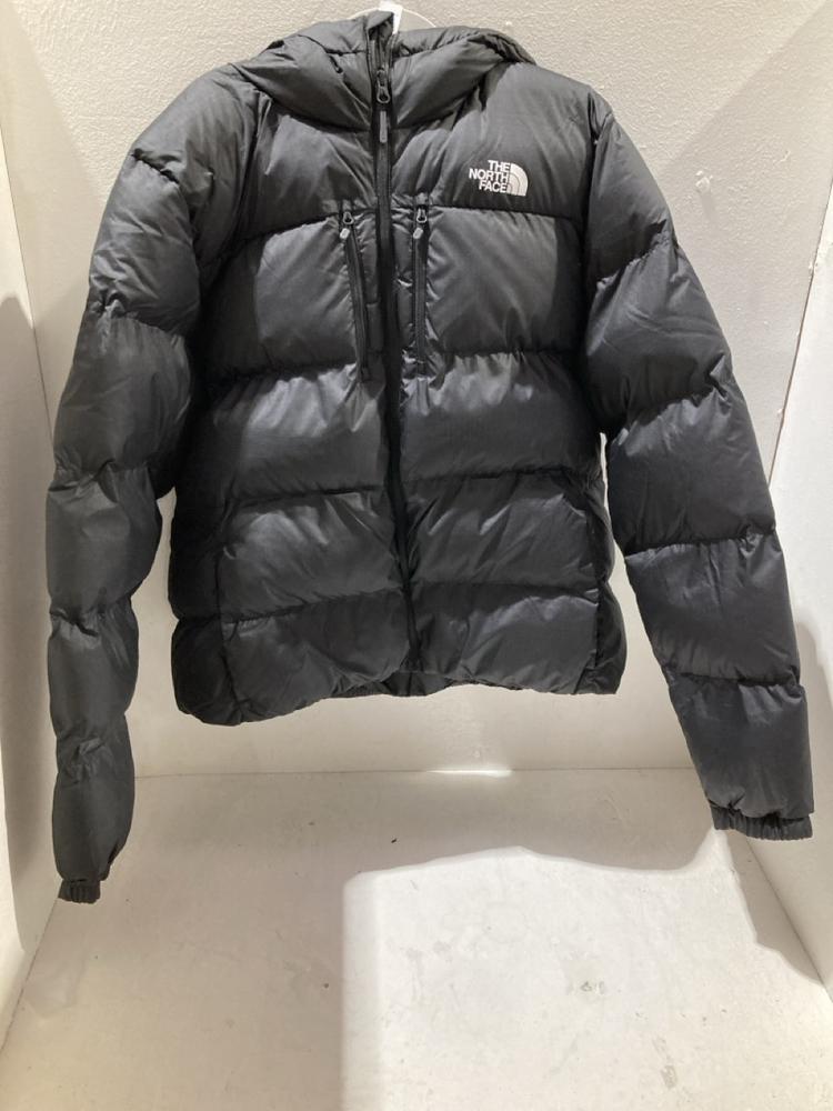 Lot 1262  
            Birmingham SR108 - Parcel Delivery Only 

                
THE NORTH FACE KANAGA JACKET BLACK SIZE M ORIGINAL RRP £200