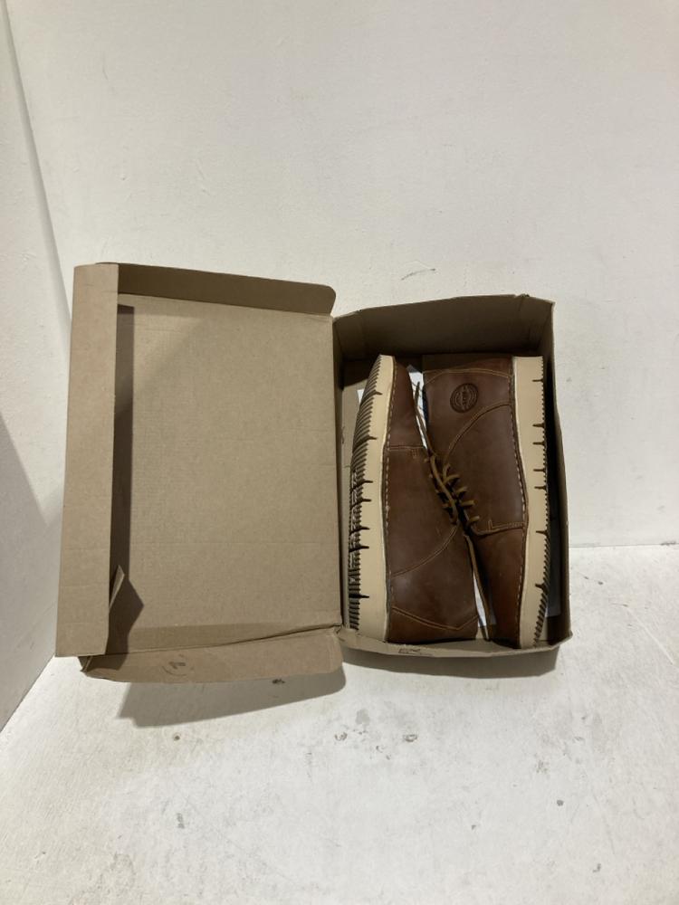 Lot 1296  
            Birmingham SR108 - Parcel Delivery Only 

                
VIBRAM FREEDOM OF MOVEMENT SHOES SIZE 11