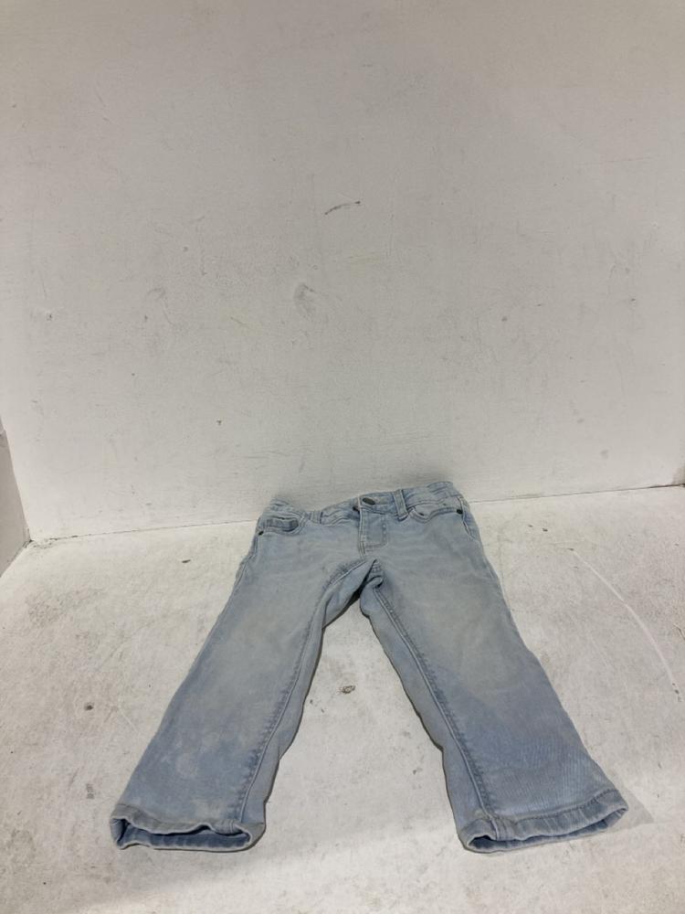 Lot 151  
            Birmingham SR108 - Parcel Delivery Only 

                
BOX OF CHILDREN'S CLOTHING TO INCLUDE PUMA HOODIE SIZE 9-10Y