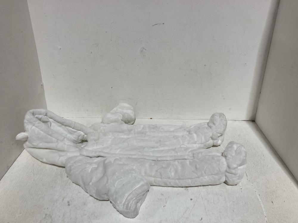 Lot 186  
            Birmingham SR108 - Parcel Delivery Only 

                
BOX OF ASSORTED BABY CLOTHING TO INCLUDE BROWN TROUSERS SIZE UNKNOWN