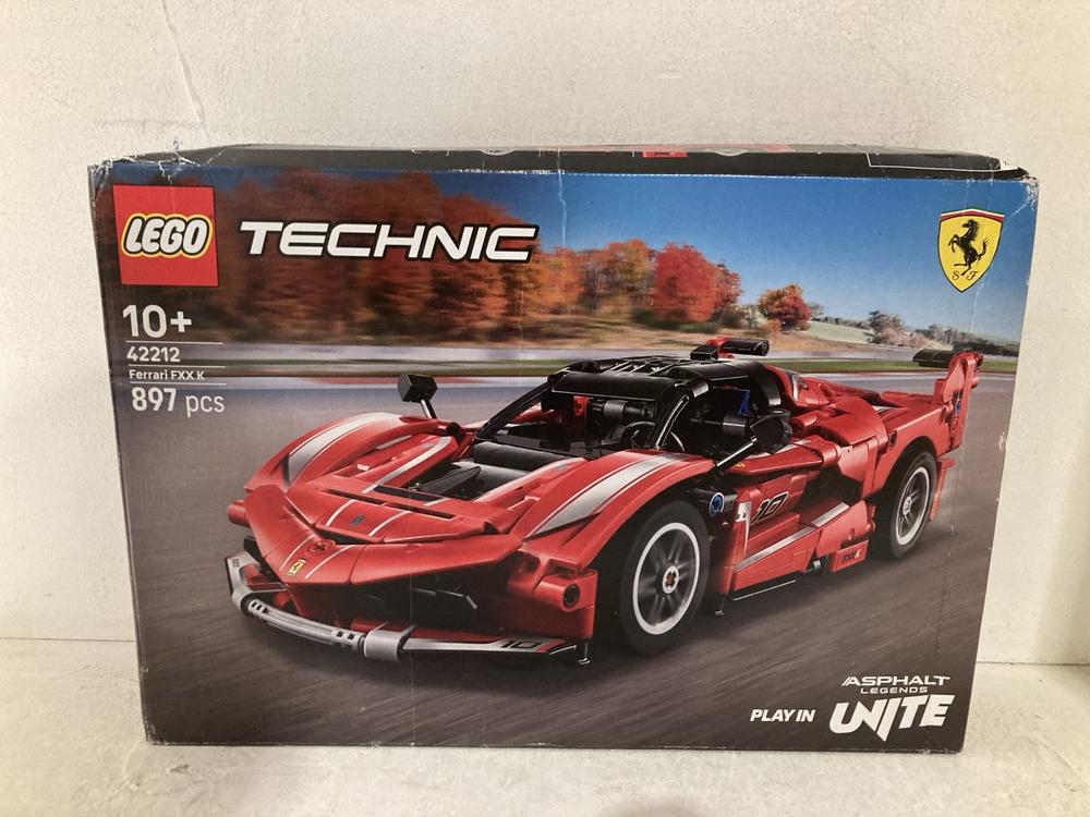 Lot 18  
            Birmingham SR108 - Parcel Delivery Only 

                
LEGO TECHNIC FERRARI FXX K 42212