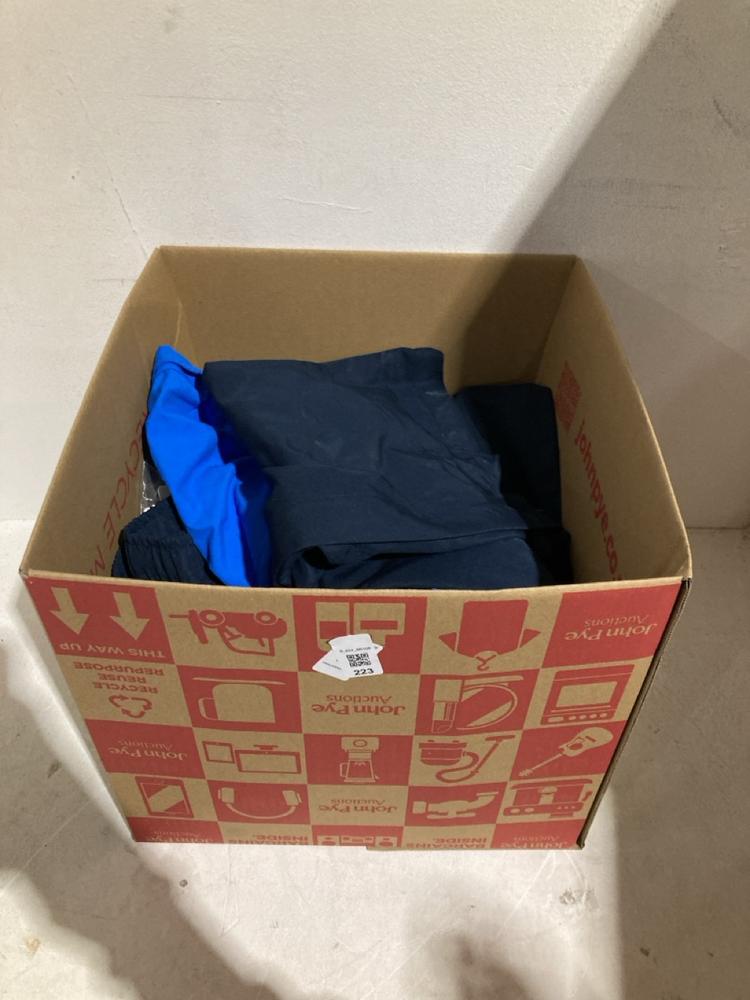 Lot 223  
            Birmingham SR108 - Parcel Delivery Only 

                
BOX OF ITEMS TO INCLUDE SPEEDO BLUE WAIST SHORTS SIZE L