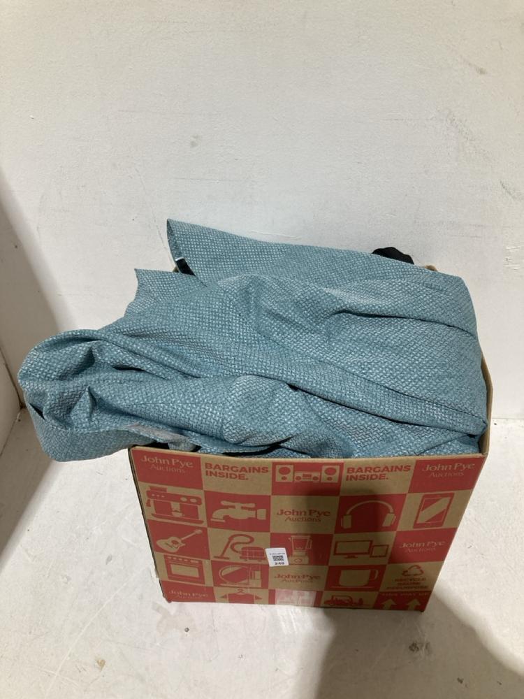 Lot 248  
            Birmingham SR108 - Parcel Delivery Only 

                
BOX OF ITEMS TO INCLUDE TURQUOISE BUTTON UP BLAZER NO SIZE GIVEN