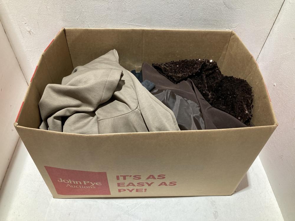 Lot 278  
            Birmingham SR108 - Parcel Delivery Only 

                
BOX OF ITEMS TO INCLUDE BOW SEQUIN JACKET BLACK SIZE 22-24