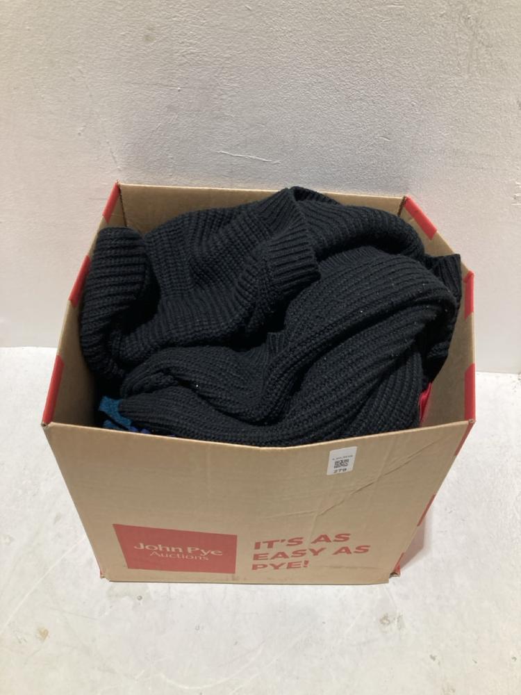 Lot 279  
            Birmingham SR108 - Parcel Delivery Only 

                
BOX OF ITEMS TO INCLUDE COLLISION KNITTED BUTTON UP CARDIGAN SIZE M