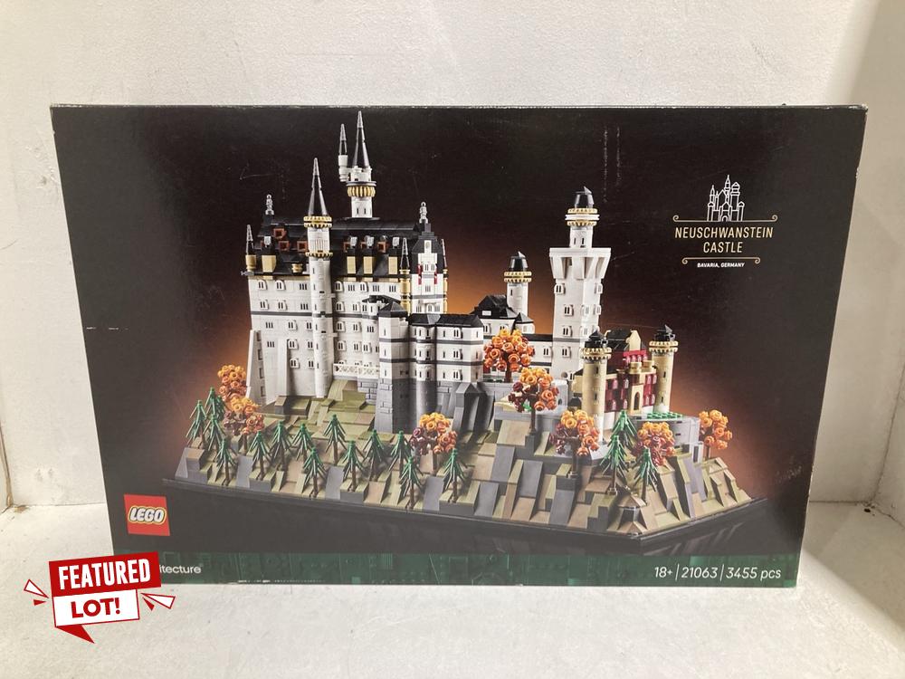 Lot 27  
            Birmingham SR108 - Parcel Delivery Only 

                
LEGO ARCHITECTURE NEUSCHWANSTEIN CASTLE 21063 ORIGINAL RRP £240