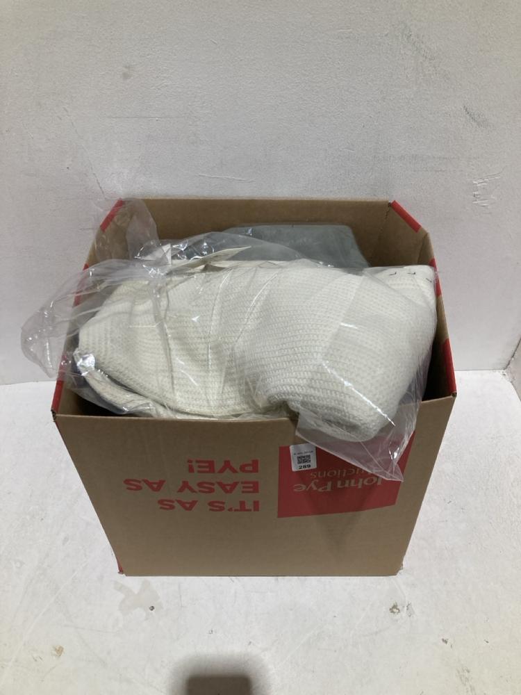 Lot 289  
            Birmingham SR108 - Parcel Delivery Only 

                
BOX OF ITEMS TO INCLUDE 3D KNIT V NECK SWEATER SIZE L