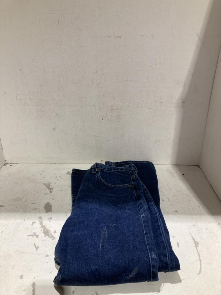 Lot 331  
            Birmingham SR108 - Parcel Delivery Only 

                
BOX OF ITEMS TO INCLUDE DECJUBA DENIM JACKET SIZE 14