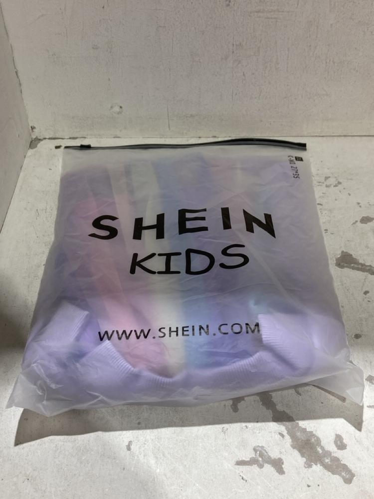 Lot 334  
            Birmingham SR108 - Parcel Delivery Only 

                
BOX OF ITEMS TO INCLUDE CREAM QUARTER BUTTON UP SHIRT SIZE M