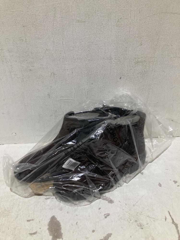 Lot 356  
            Birmingham SR108 - Parcel Delivery Only 

                
BOX OF ITEMS TO INCLUDE UGG BROWN TRAINERS SIZE UK 6