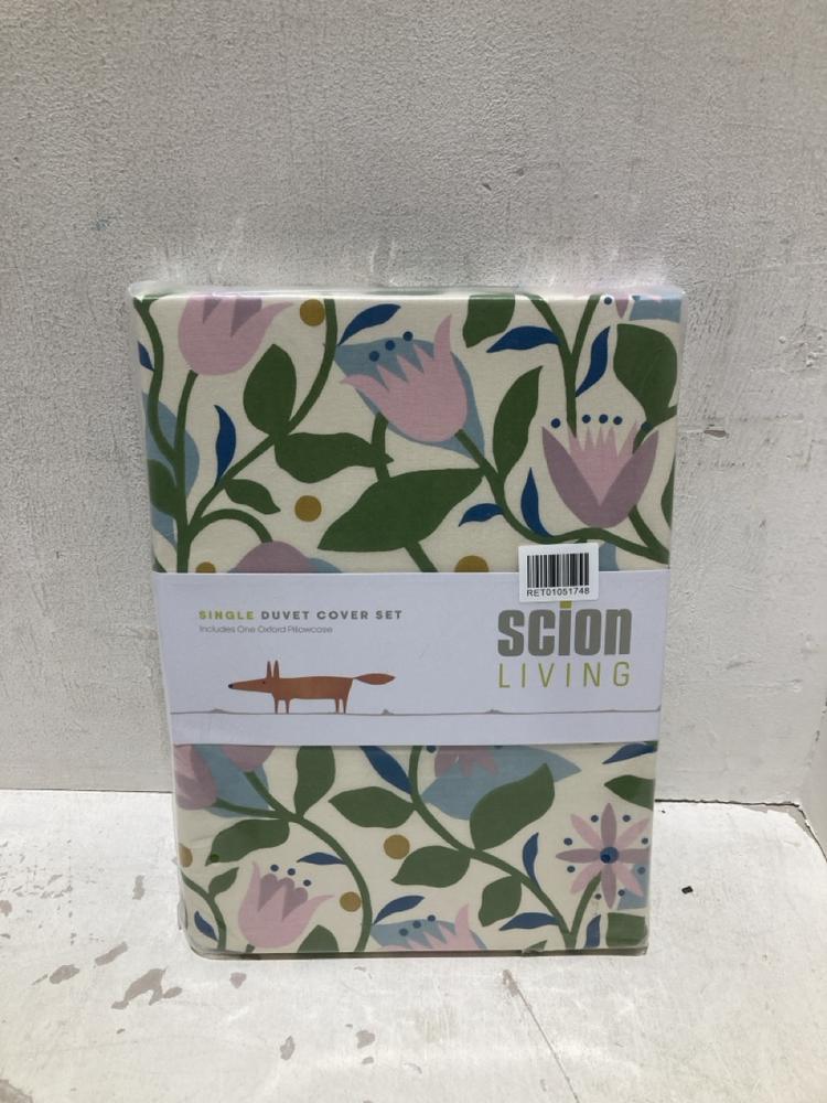 Lot 369  
            Birmingham SR108 - Parcel Delivery Only 

                
7 X ITEMS TO INCLUDE JOHN LEWIS & PARTNERS SINGLE SLOT TOP SHEER PANEL BEDDING