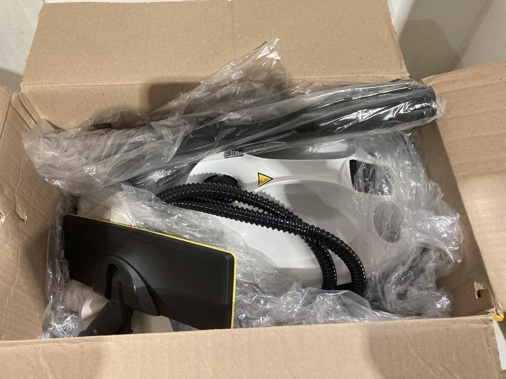 Lot 527  
            Birmingham SR108 - Parcel Delivery Only 

                
KARCHER STEAM CLEANER