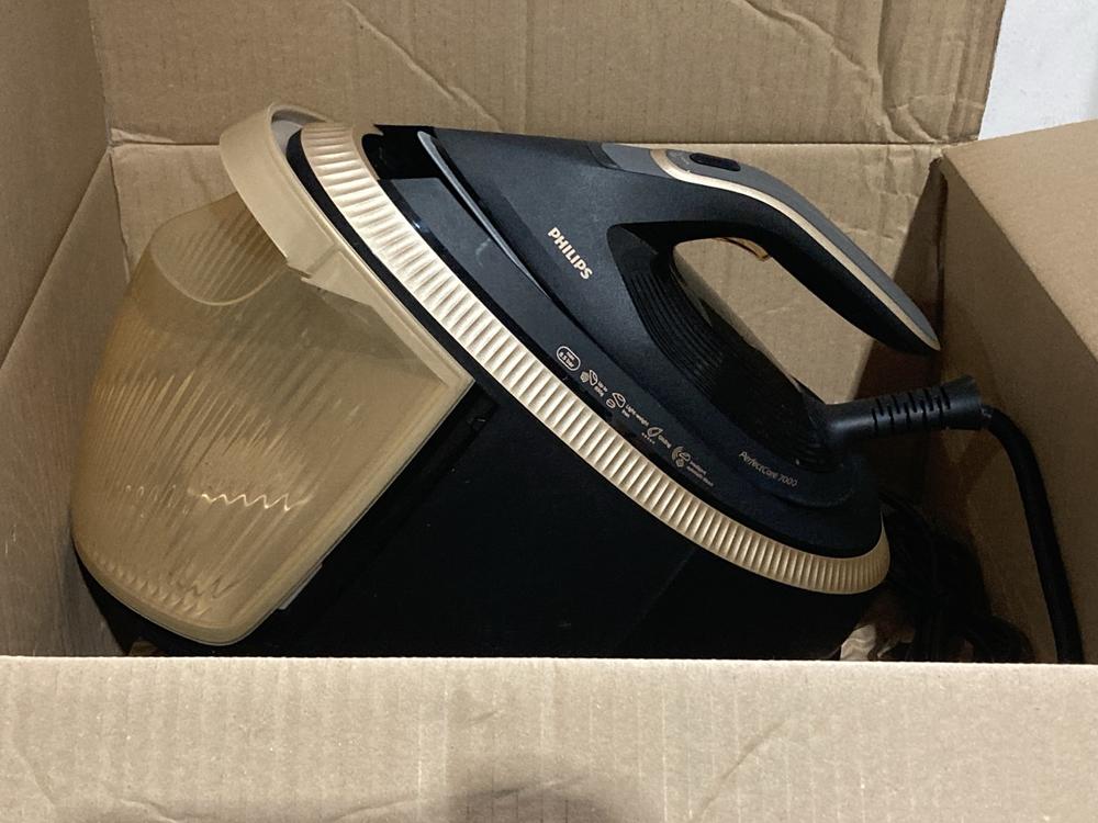 Lot 541  
            Birmingham SR108 - Parcel Delivery Only 

                
PHILIPS PERFECTCARE ELITE STEAM IRON