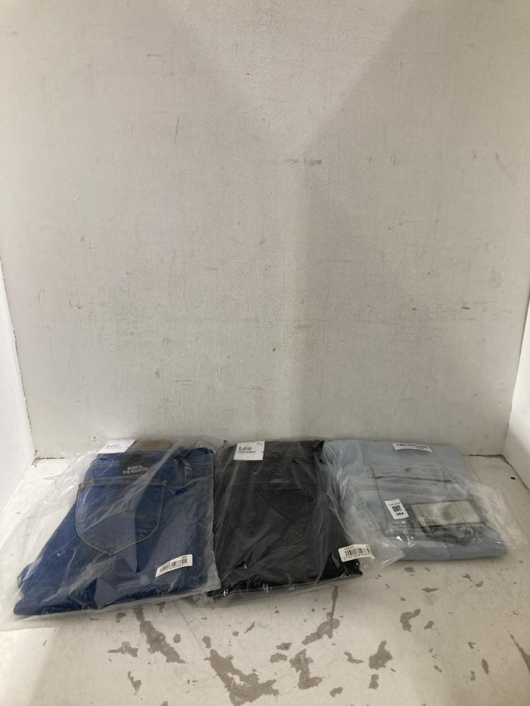 Lot 584  
            Birmingham SR108 - Parcel Delivery Only 

                
3 X ITEMS TO INCLUDE LEE FOREVER FIT DENIM JEANS SIZE 26/31