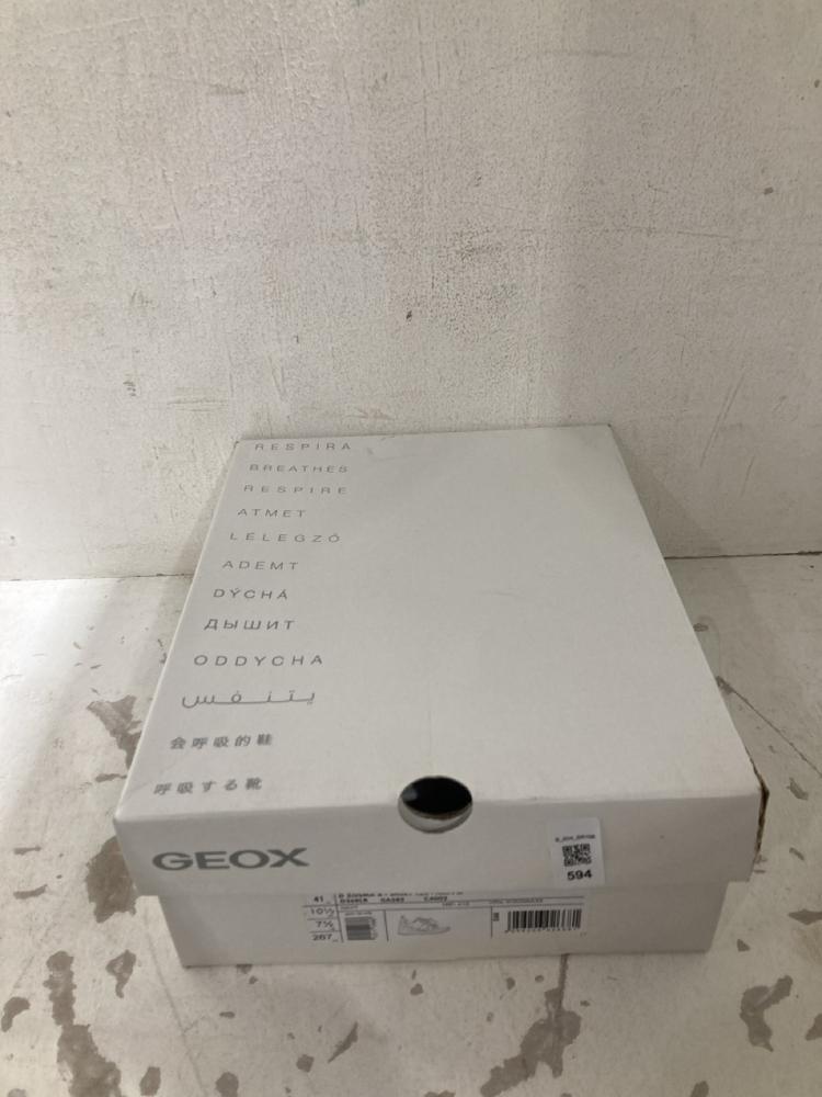 Lot 594  
            Birmingham SR108 - Parcel Delivery Only 

                
GEOX NAVY TRAINERS SIZE UK 7.5