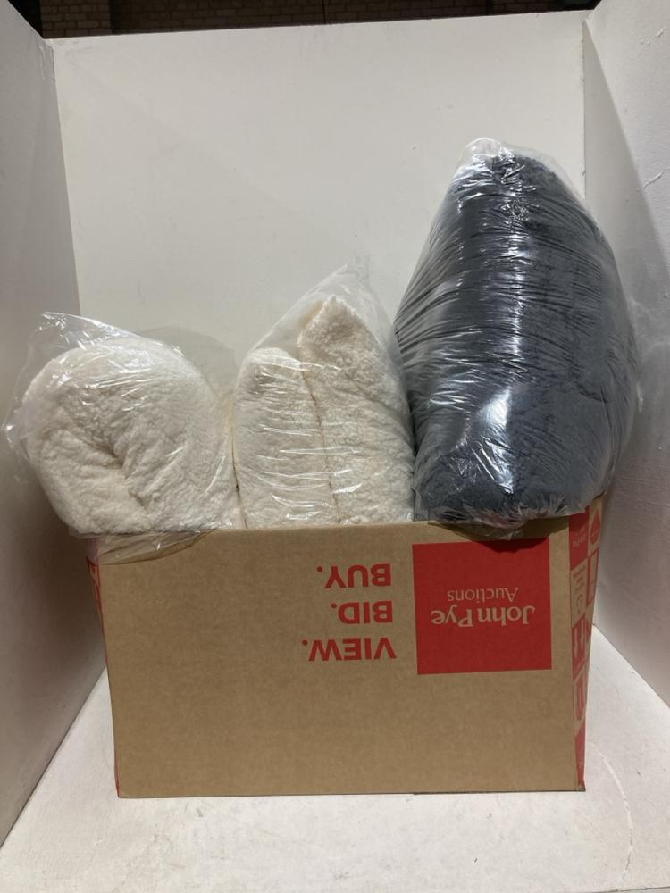 Lot 616  
            Birmingham SR108 - Parcel Delivery Only 

                
BOX OF ITEMS TO INCLUDE DARK GREY FLUFFY CUSHION