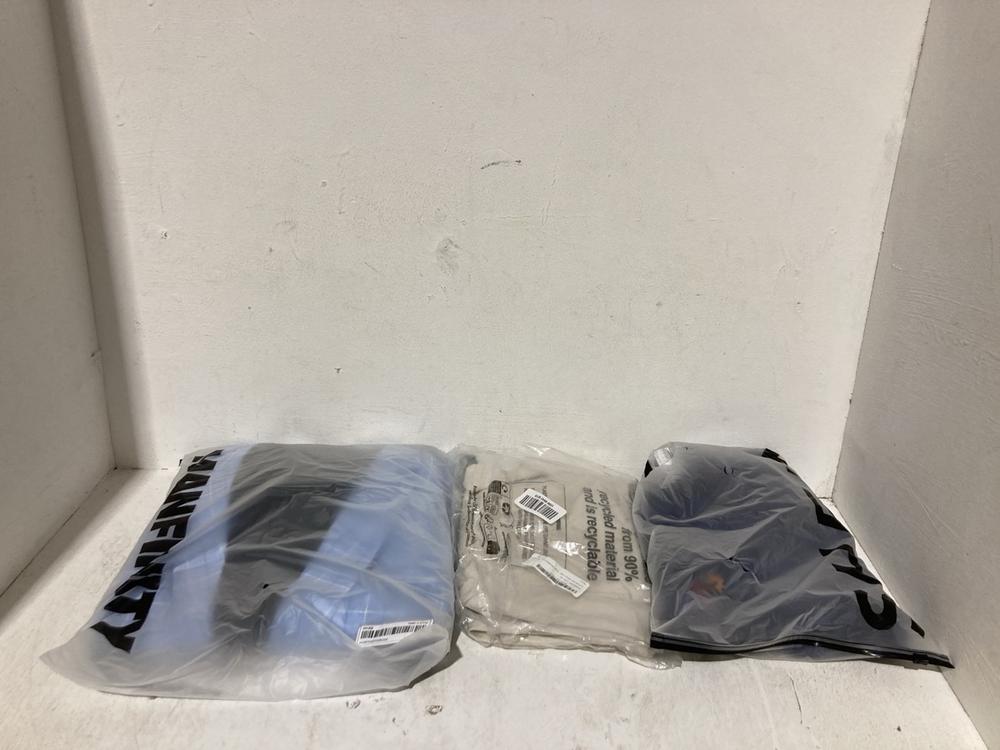 Lot 629  
            Birmingham SR108 - Parcel Delivery Only 

                
BOX OF ITEMS TO INCLUDE PUMA GREY JOGGERS SIZE L