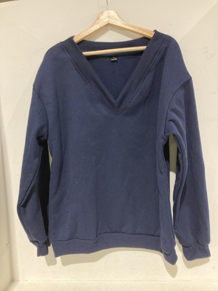 Lot 638  
            Birmingham SR108 - Parcel Delivery Only 

                
BOX OF ITEMS TO INCLUDE BLACK DENIM JEANS SIZE UK S