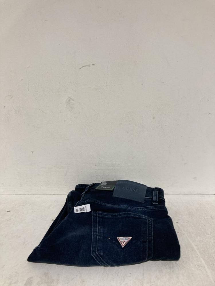 Lot 651  
            Birmingham SR108 - Parcel Delivery Only 

                
2 X ITEMS TO INCLUDE GUSSE DARK BLUE DENIM JEANS SIZE 33