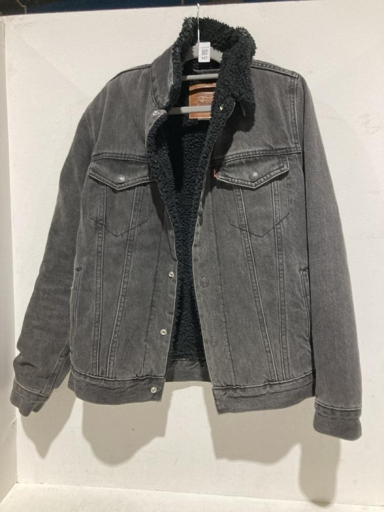 Lot 657  
            Birmingham SR108 - Parcel Delivery Only 

                
LEVIS PREMIUM BLACK DENIM COAT SIZE M