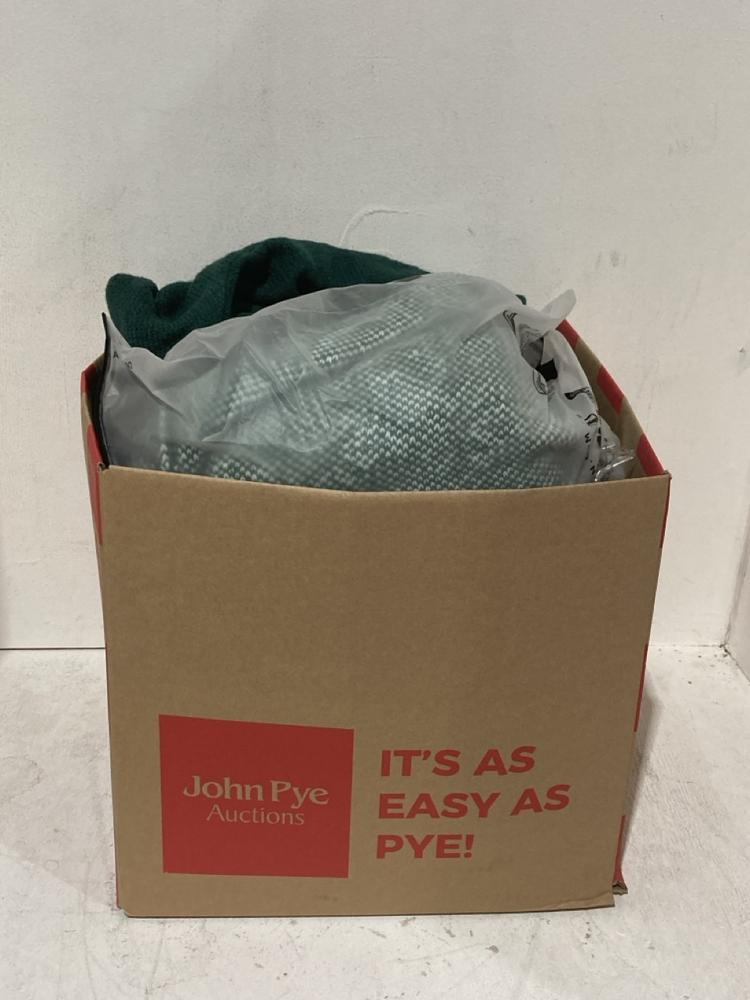 Lot 684  
            Birmingham SR108 - Parcel Delivery Only 

                
BOX OF ITEMS TO INCLUDE NEW LOOK DENIM BUTTON UP TOP SIZE UK 12