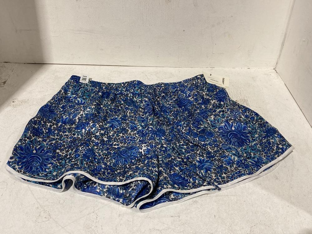 Lot 693  
            Birmingham SR108 - Parcel Delivery Only 

                
SANDRO BLUE FLOWER PRINT SHORTS SIZE 40