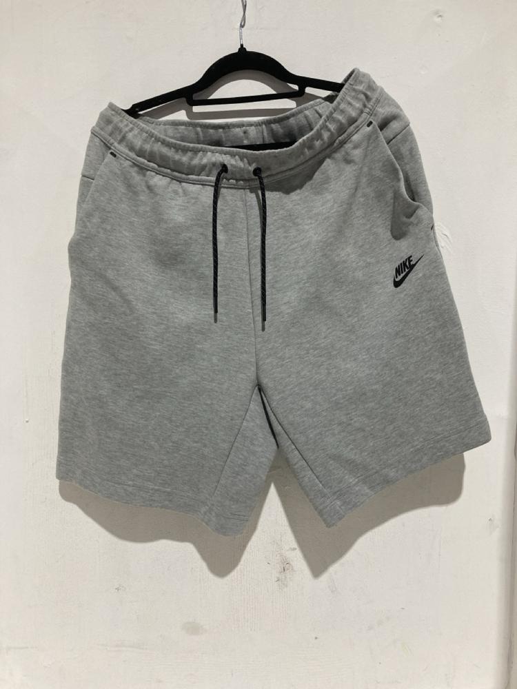 Lot 717  
            Birmingham SR108 - Parcel Delivery Only 

                
BOX OF ITEMS TO INCLUDE PULL & BEAR DENIM JEANS SIZE 24