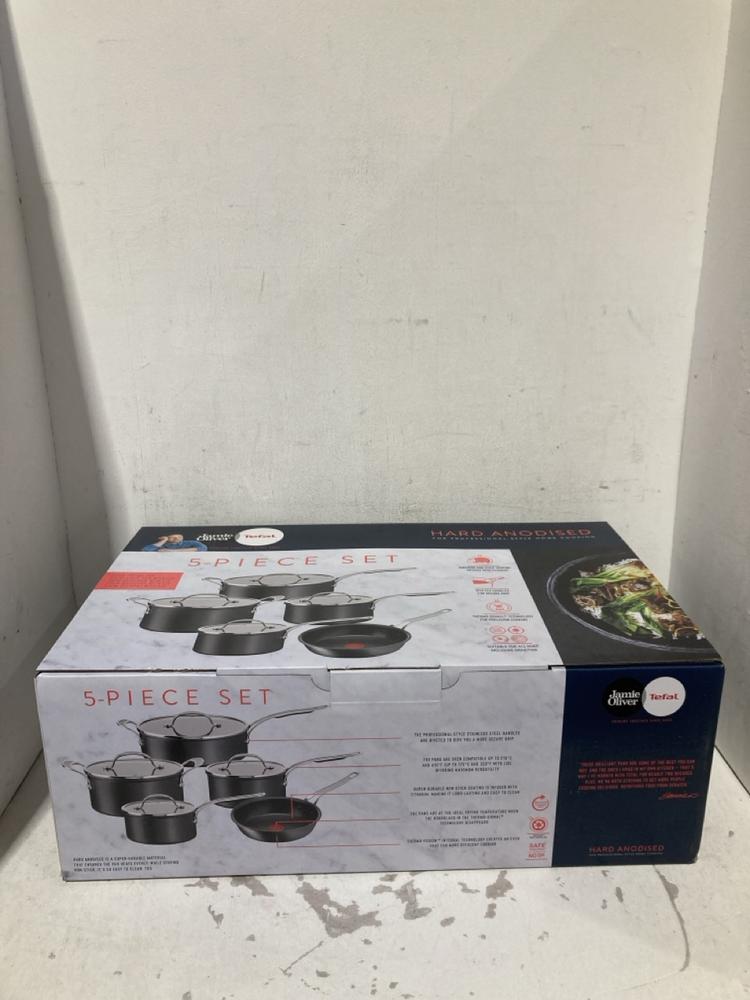 Lot 78  
            Birmingham SR108 - Parcel Delivery Only 

                
JAMIE OLIVER / TEFAL 5-PIECE SET COOKING PANS ORIGINAL RRP £410
