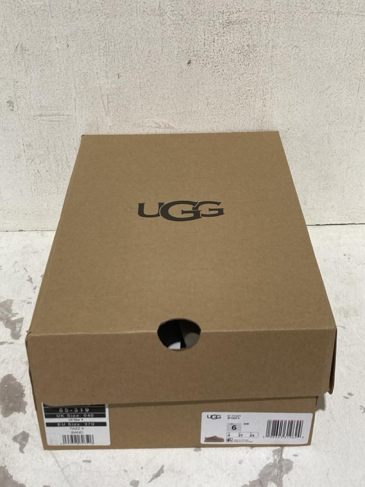 Lot 87  
            Birmingham SR108 - Parcel Delivery Only 

                
UGG W/TAZZ 2 SLIPPERS SIZE 4