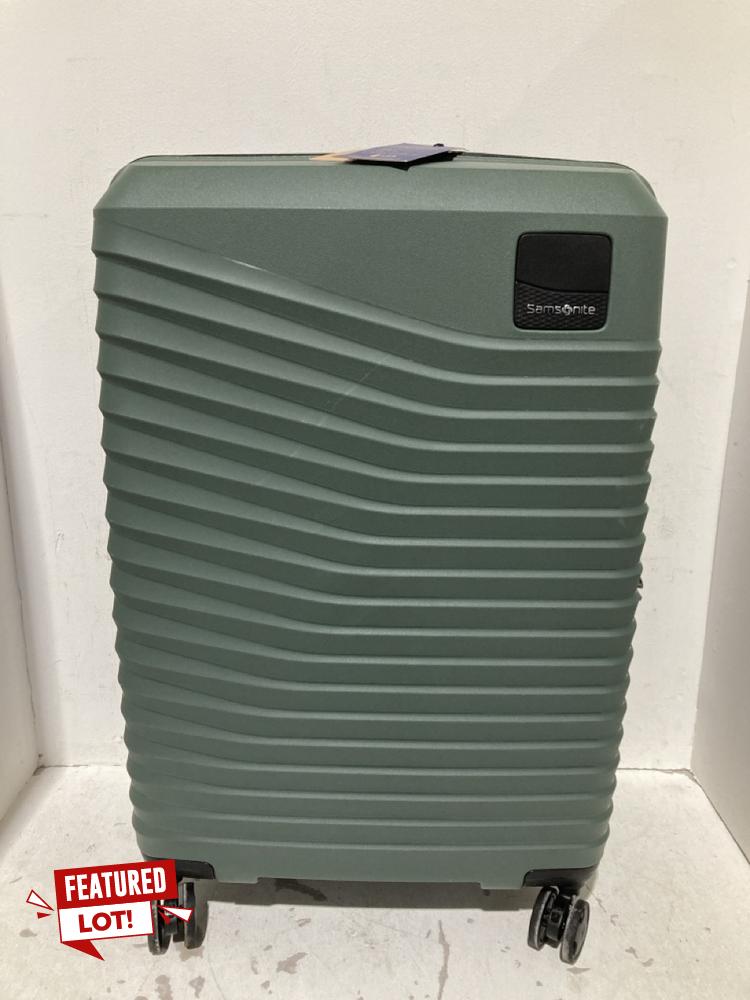 Lot 95  
            Birmingham SR108 - Parcel Delivery Only 

                
SAMSONITE HARD SHELL SUITCASE SPINNER 69/25 EXP