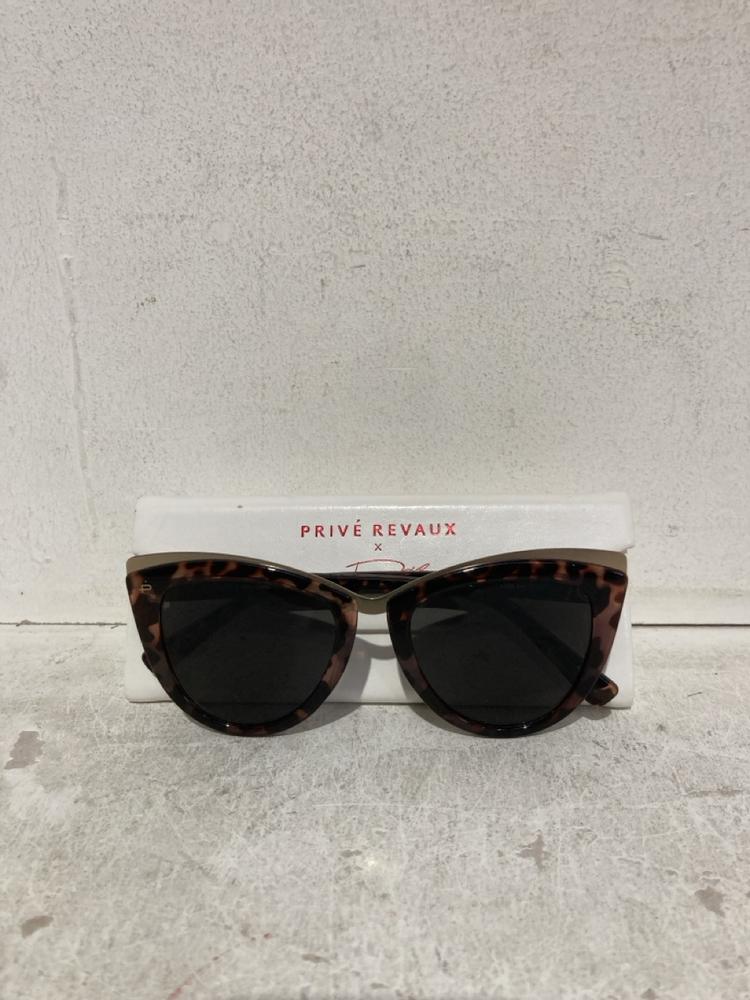 Lot 1012  
            Birmingham SR107 - Parcel Delivery Only 

                
PRIVE REVAUX EYEWEAR ANIMAL PRINT SUNGLASSES