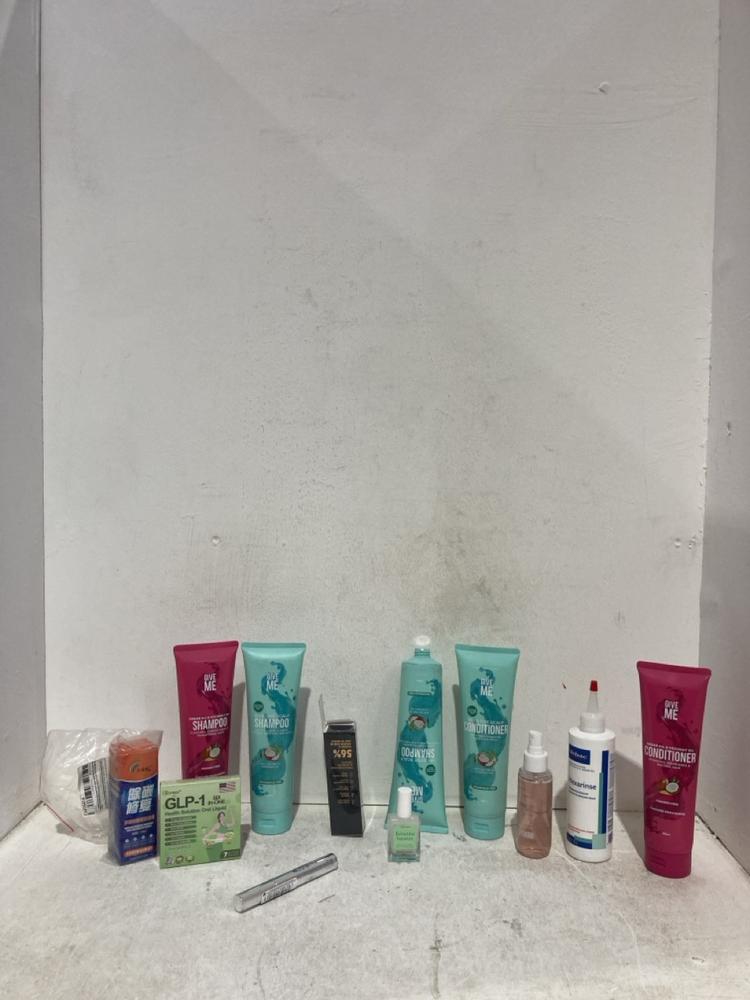 Lot 1035  
            Birmingham SR107 - Parcel Delivery Only 

                
BOX OF ASSORTED BEAUTY CARE TO INCLUDE GIVE ME ARGAN OIL SHAMPOO